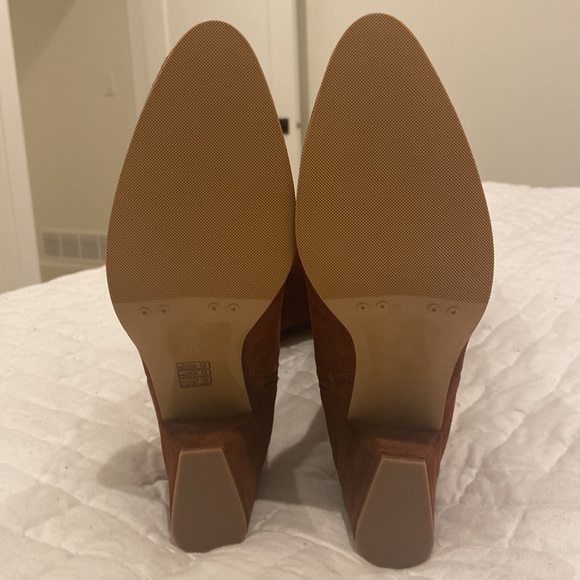 New Bueno Sky Tall suede boot in Tobacco size 40 (9.5-10) - Picture 5 of 6